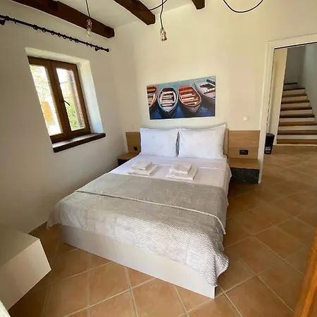 Rustic With Private Pool * Cabrunici